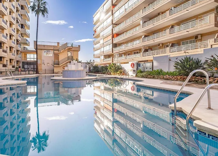 Apartment Gorgeous In Fuengirola