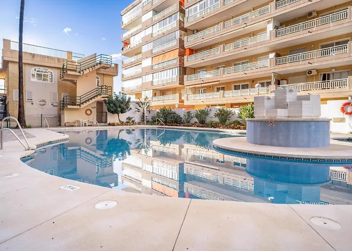 Apartment Gorgeous In Fuengirola